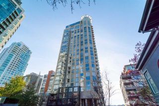 Photo 2: 1701 1000 BEACH AVENUE in Vancouver: Yaletown Condo for sale (Vancouver West)  : MLS®# R2108437