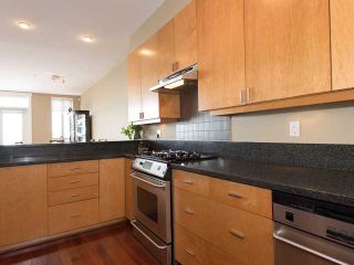Photo 7: 2411 SHADBOLT LN in West Vancouver: Panorama Village Townhouse for sale in "Klahaya" : MLS®# V1021422