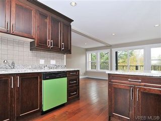 Photo 10: 105 982 Rattanwood Pl in VICTORIA: La Happy Valley Row/Townhouse for sale (Langford)  : MLS®# 625869
