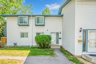 Main Photo: 38 4810 40 Avenue SW in Calgary: Glamorgan Row/Townhouse for sale : MLS®# A2052657