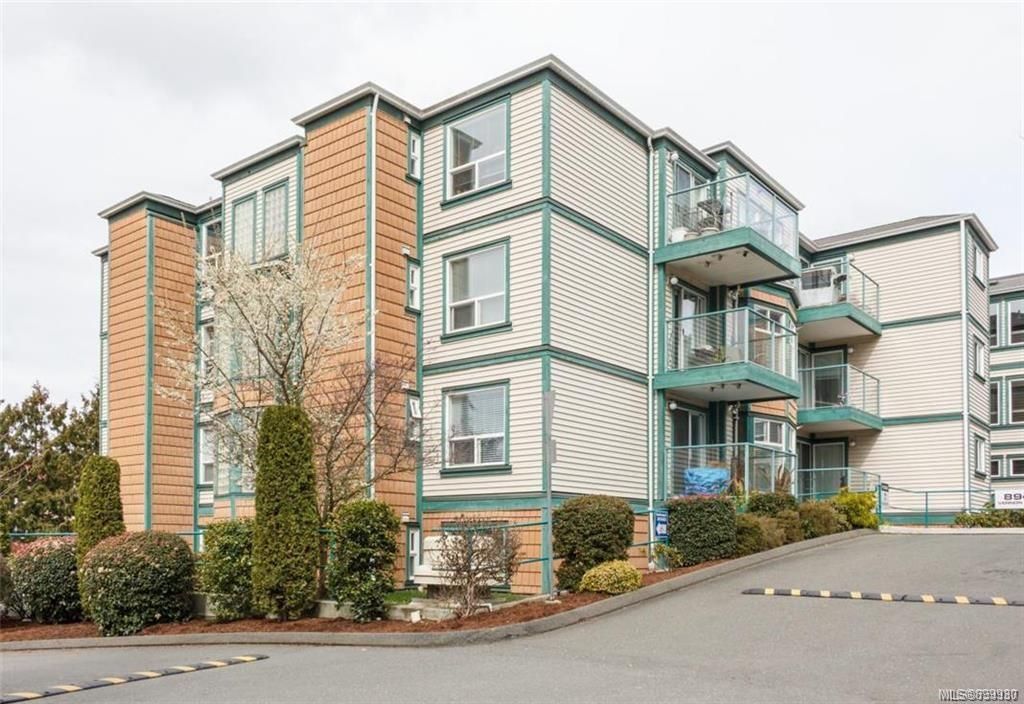 Main Photo: 303 894 Vernon Ave in Saanich: SE Swan Lake Condo for sale (Saanich East)  : MLS®# 899930