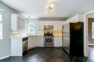 Photo 4: 245 CHESTER COURT in Coquitlam: Central Coquitlam House for sale : MLS®# R2381836