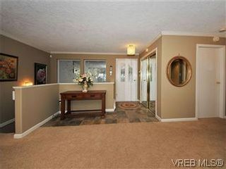 Photo 4: 502 2829 Arbutus Rd in VICTORIA: SE Ten Mile Point Row/Townhouse for sale (Saanich East)  : MLS®# 599018