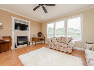 Photo 8: 6842 198B Street in Langley: Willoughby Heights House for sale : MLS®# R2083808