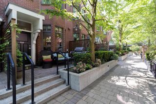 Main Photo: 858 W 6TH Avenue in Vancouver: Fairview VW Townhouse for sale in "Boxwood Green" (Vancouver West)  : MLS®# R2777955