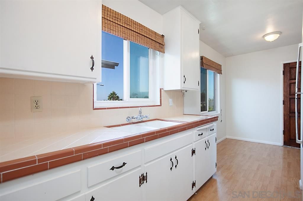 Main Photo: UNIVERSITY HEIGHTS Condo for rent : 1 bedrooms : 2547 Meade Ave in San Diego
