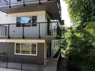 Photo 1: 208 357 E 2ND Street in North Vancouver: Lower Lonsdale Condo for sale in "Hendricks" : MLS®# R2470726