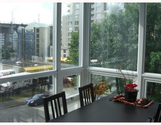Photo 7: Photos: # 201 1455 HOWE ST in Vancouver: Townhouse for sale in "POMARIA" (Vancouver West) 
