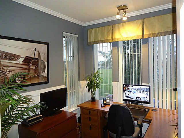 Photo 10: Photos: 300 5475 201ST Street in Langley: Langley City Condo for sale in "HERITAGE PARK" : MLS®# F1428065