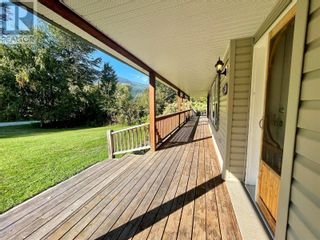 Photo 8: 2512 Hallfish Road, in Sicamous: House for sale : MLS®# 10284484