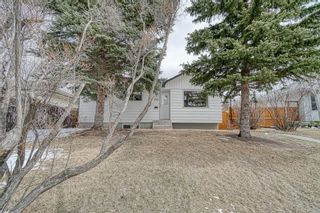 Photo 1: 2836 45 Street SW in Calgary: Glenbrook Detached for sale : MLS®# A1204994