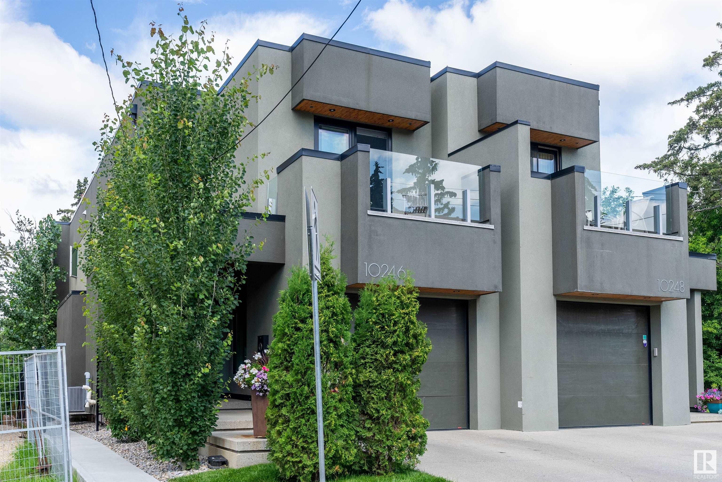 Main Photo: 10246 WADHURST Road in Edmonton: Zone 07 House Half Duplex for sale : MLS®# E4305869