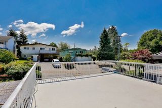 Photo 15: 4918 HARDWICK Street in Burnaby: Greentree Village House for sale (Burnaby South)  : MLS®# R2261978