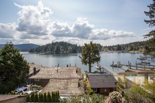 Photo 1: 2736 PANORAMA Drive in North Vancouver: Deep Cove House for sale : MLS®# R2705881