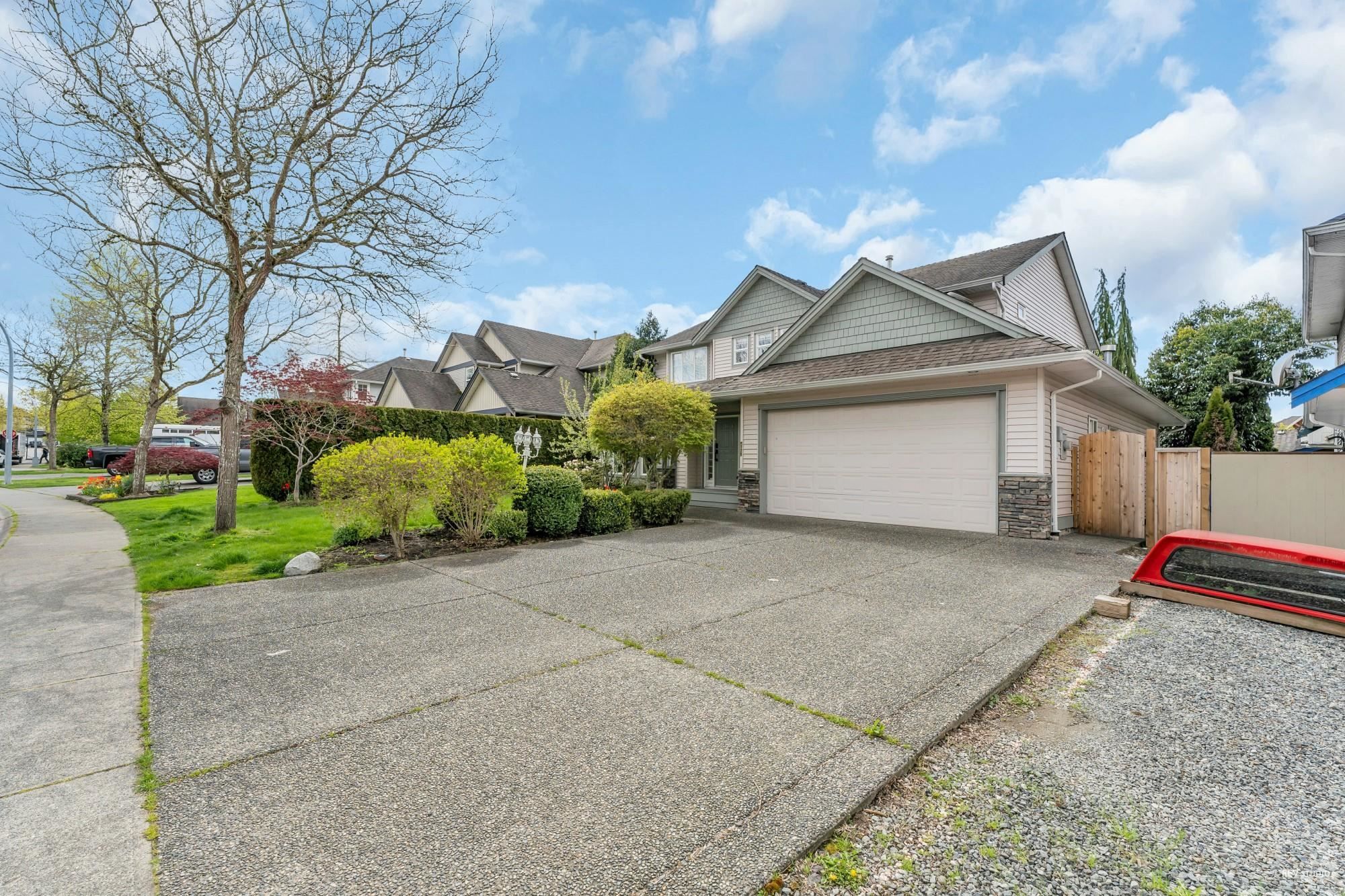 Main Photo: 5125 223A Street in Langley: Murrayville House for sale : MLS®# R2683271