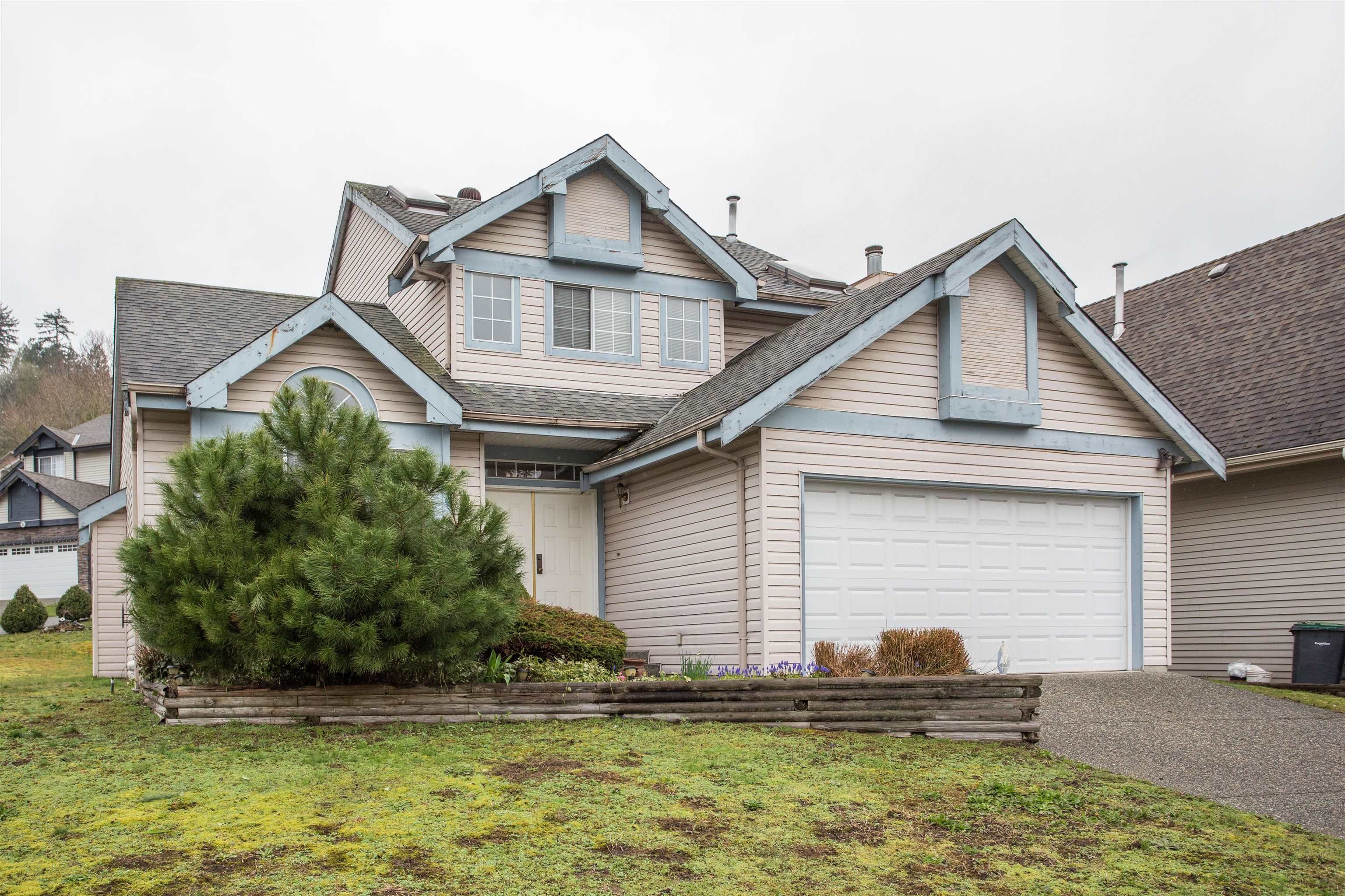 Main Photo: 2415 MARIANA Place in Coquitlam: Cape Horn House for sale : MLS®# R2670328