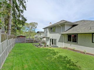Photo 17: 1063 Hyacinth Ave in VICTORIA: SW Strawberry Vale House for sale (Saanich West)  : MLS®# 786596