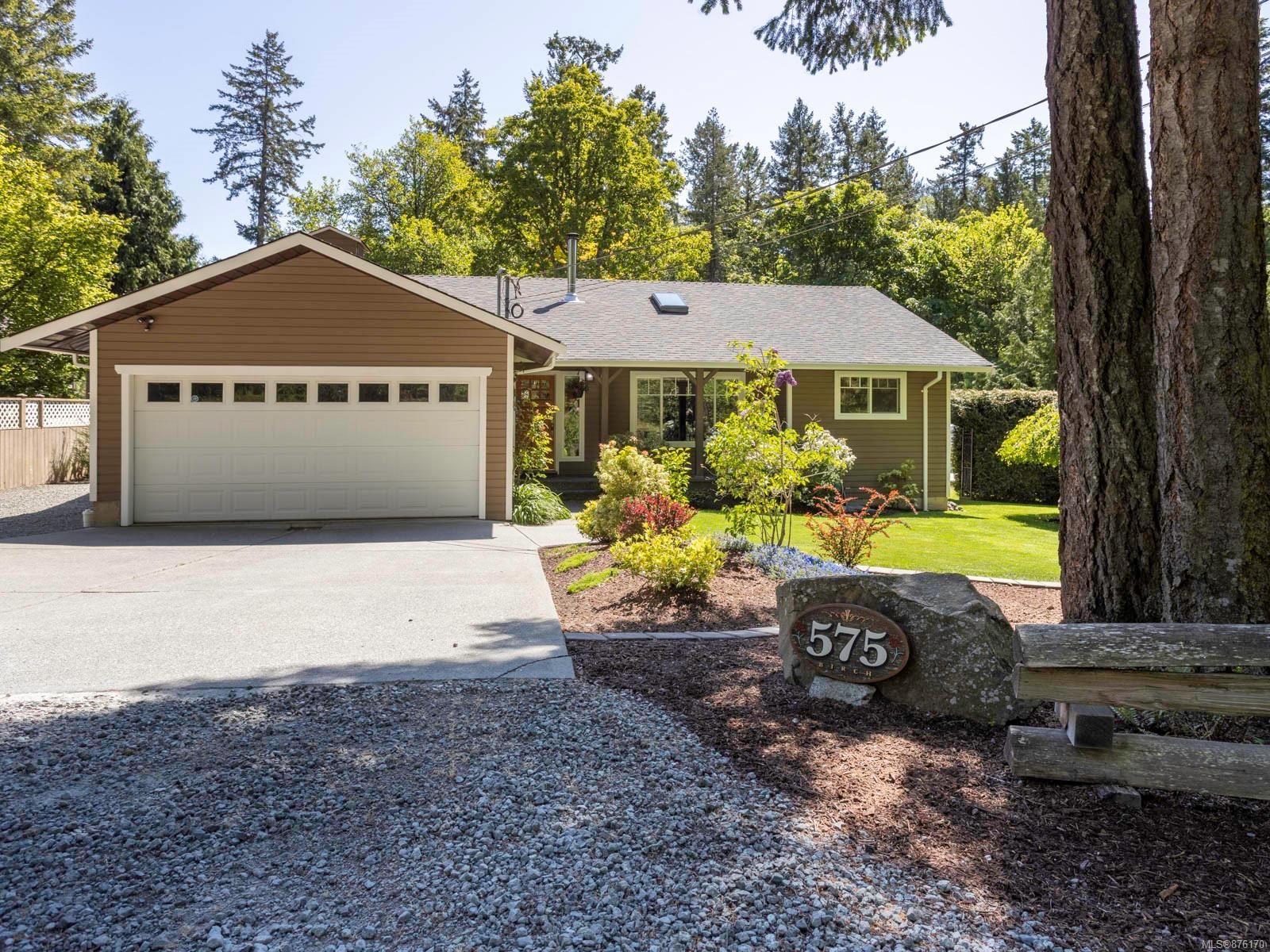 Main Photo: 575 Birch Rd in North Saanich: NS Deep Cove House for sale : MLS®# 876170