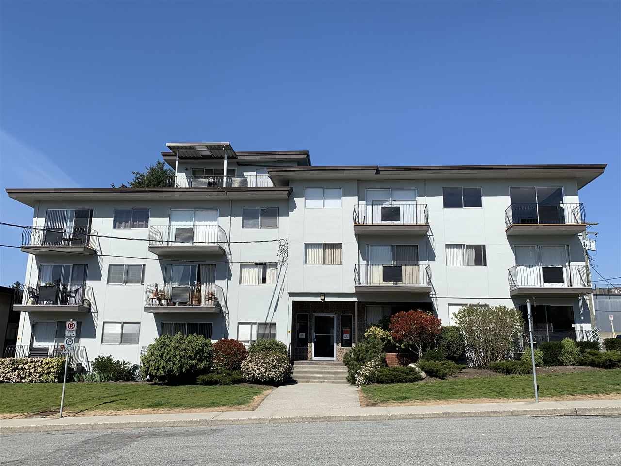 Main Photo: 301 611 BLACKFORD Street in New Westminster: Uptown NW Condo for sale in "MAYMONT MANOR" : MLS®# R2348302