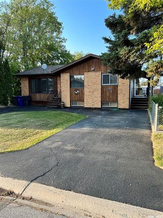 Photo 2: 305 8TH Avenue West in Nipawin: Residential for sale : MLS®# SK928187