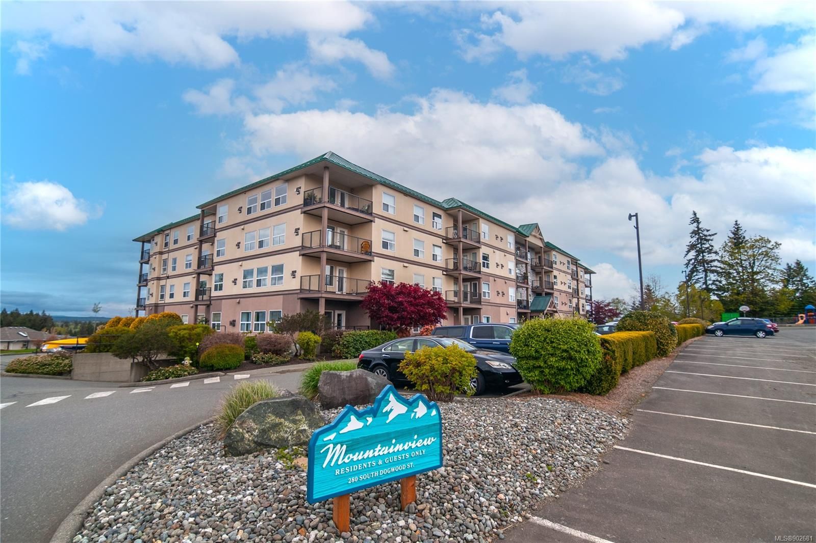 Main Photo: 404 280 S Dogwood St in Campbell River: CR Campbell River Central Condo for sale : MLS®# 902681