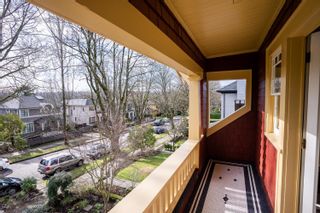 Photo 4: 2525 W 13TH Avenue in Vancouver: Kitsilano House for sale in "UPPER KITSILANO" (Vancouver West)  : MLS®# R2756726