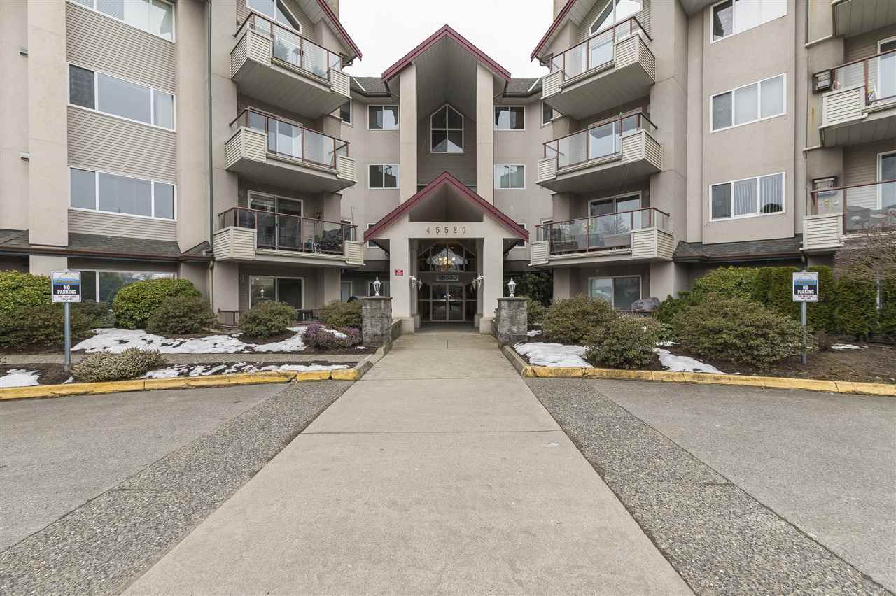 Main Photo: 204 45520 KNIGHT Road in Sardis: Sardis West Vedder Rd Condo for sale in "Morningside" : MLS®# R2346105