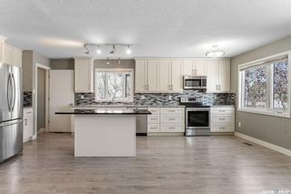 Photo 5: 41 Columbia Drive in Saskatoon: River Heights SA Residential for sale : MLS®# SK925025