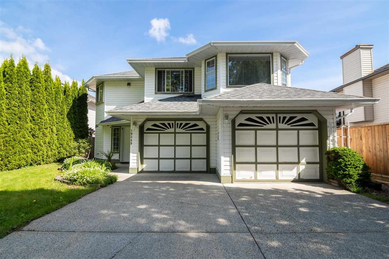 Main Photo: 19349 CUSICK CRESCENT in Pitt Meadows: Mid Meadows House for sale : MLS®# R2579444