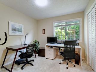 Photo 19: 8584 W Echo Pl in North Saanich: NS Dean Park House for sale : MLS®# 881743
