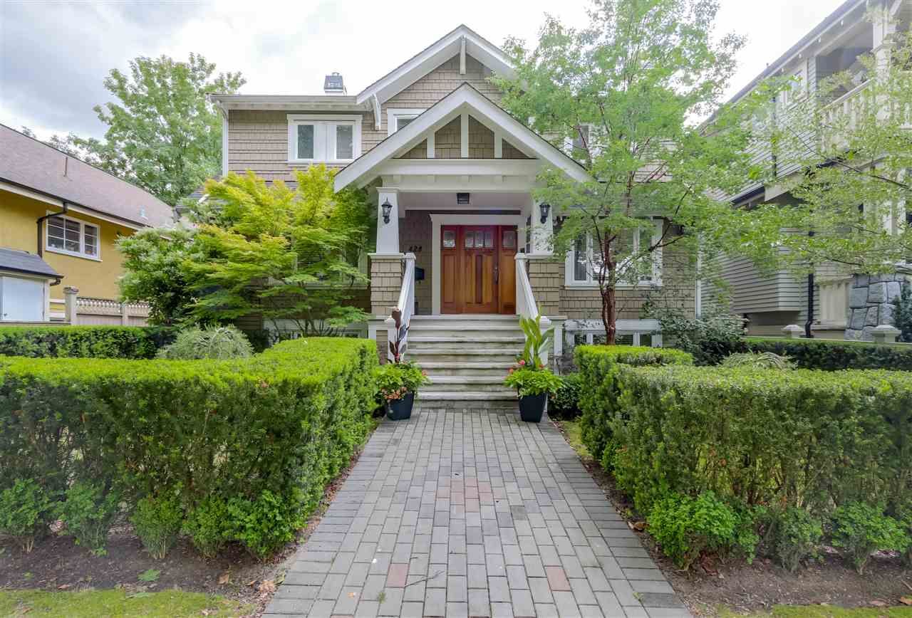 Main Photo: 428 W 13TH Avenue in Vancouver: Mount Pleasant VW 1/2 Duplex for sale in "City Hall / Cambie Village" (Vancouver West)  : MLS®# R2079601
