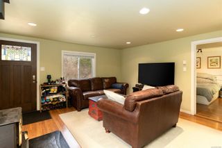 Photo 11: 2901 Herbate Rd in View Royal: VR Prior Lake House for sale : MLS®# 901902