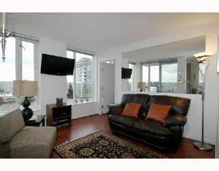 Photo 2: 2405 550 TAYLOR Street in Vancouver: Downtown VW Condo for sale in "THE TAYLOR" (Vancouver West)  : MLS®# V699646