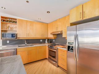 Photo 10: 511 549 COLUMBIA Street in New Westminster: Downtown NW Condo for sale in "C2C LOFTS" : MLS®# R2129468
