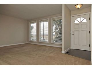 Photo 4: 724 LYSANDER Drive SE in Calgary: Lynnwood_Riverglen House for sale : MLS®# C3656384