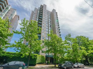 Main Photo: PH4 420 CARNARVON Street in New Westminster: Downtown NW Condo for sale : MLS®# R2892721