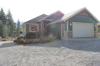 Photo 1: 5160 Cowichan Lake Rd in Duncan: Du West Duncan House for sale : MLS®# 869501
