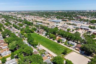 Photo 32: 787 Ashburn Street in Winnipeg: West End Residential for sale (5C)  : MLS®# 202114979