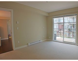 Photo 6: 205 3250 ST JOHNS Street in Port_Moody: Port Moody Centre Condo for sale (Port Moody)  : MLS®# V782636