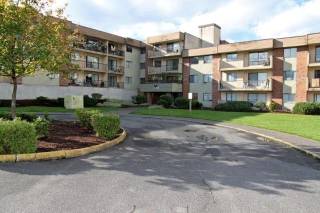 Main Photo: 314 45598 MCINTOSH Drive in Chilliwack: Chilliwack W Young-Well Condo for sale in "McIntosh Manor" : MLS®# R2139806
