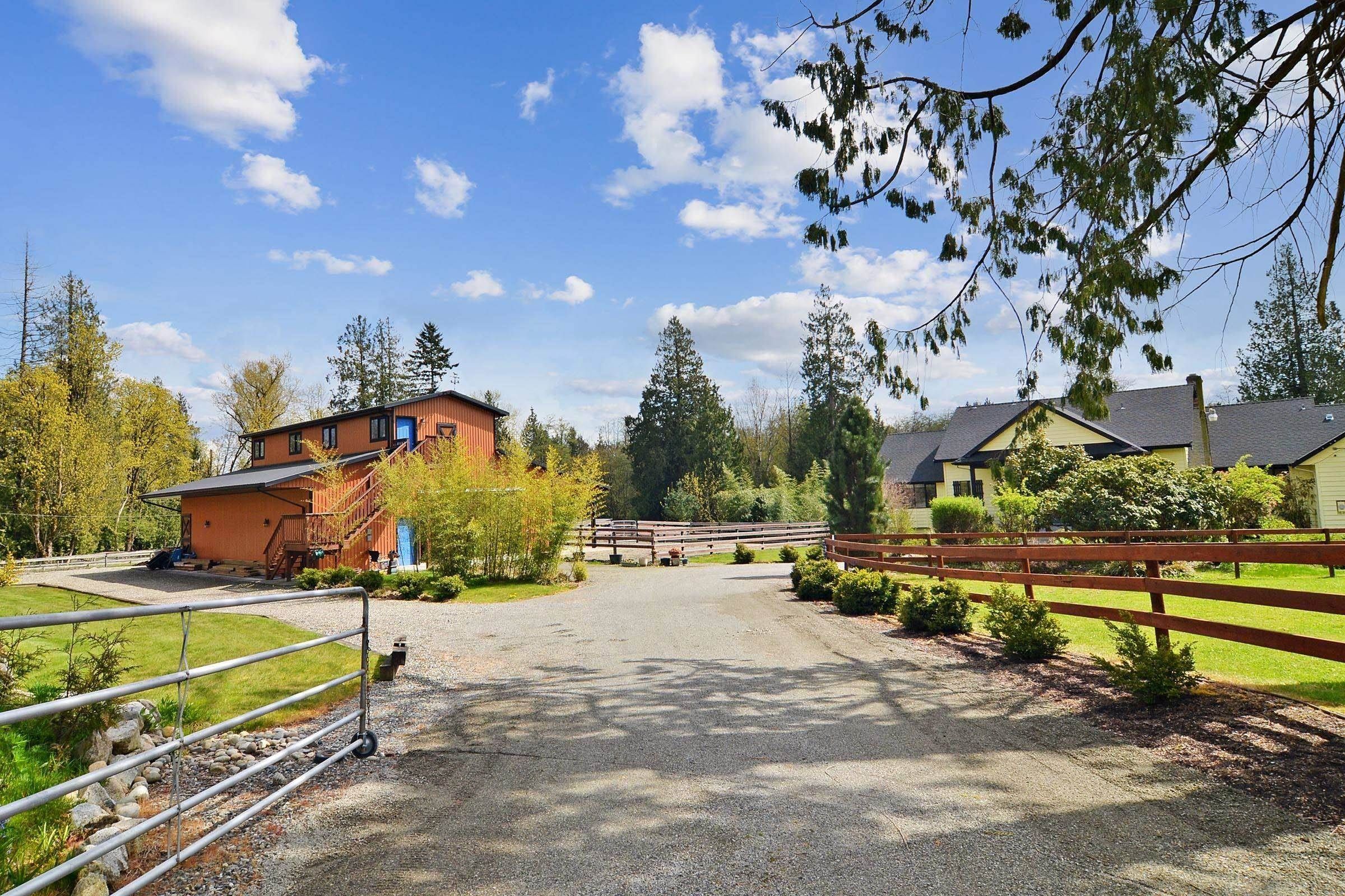 Main Photo: 25122 4 Avenue in Langley: Otter District House for sale : MLS®# R2750250
