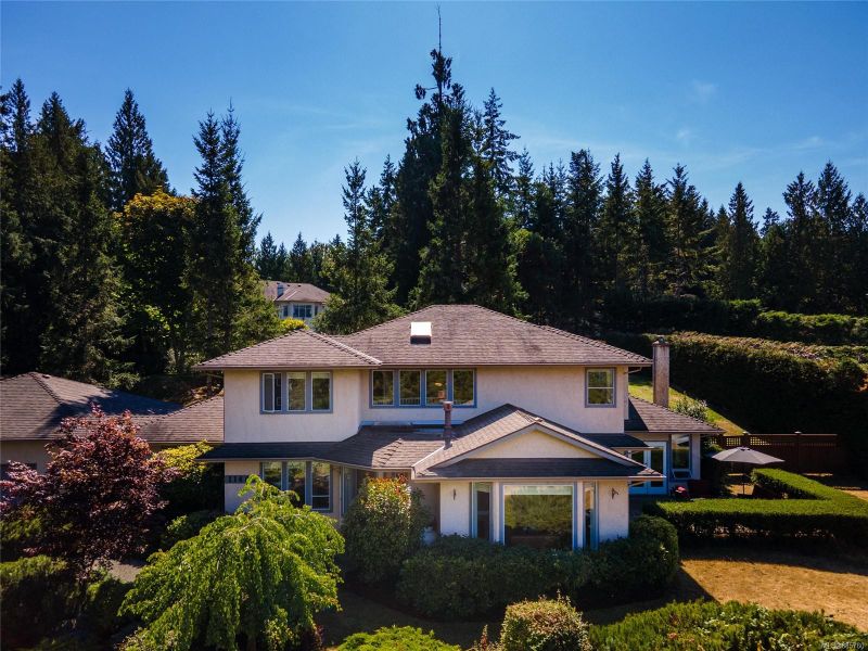 FEATURED LISTING: 11466 Sumac Dr North Saanich