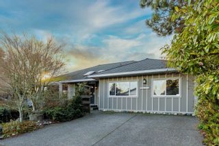 Photo 2: 1989 142ND Street in Surrey: Sunnyside Park Surrey House for sale in "Ocean Bluff" (South Surrey White Rock)  : MLS®# R2747843