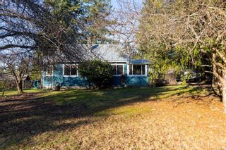 Photo 2: 1940 Pengelley Rd in Campbell River: CR Campbell River North House for sale : MLS®# 949609