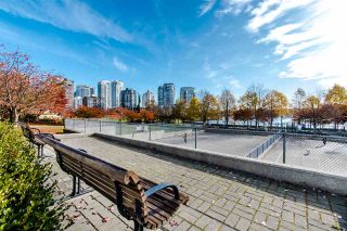 Photo 18: 2202 1408 STRATHMORE Mews in Vancouver: Yaletown Condo for sale in "WEST ONE" (Vancouver West)  : MLS®# R2432434