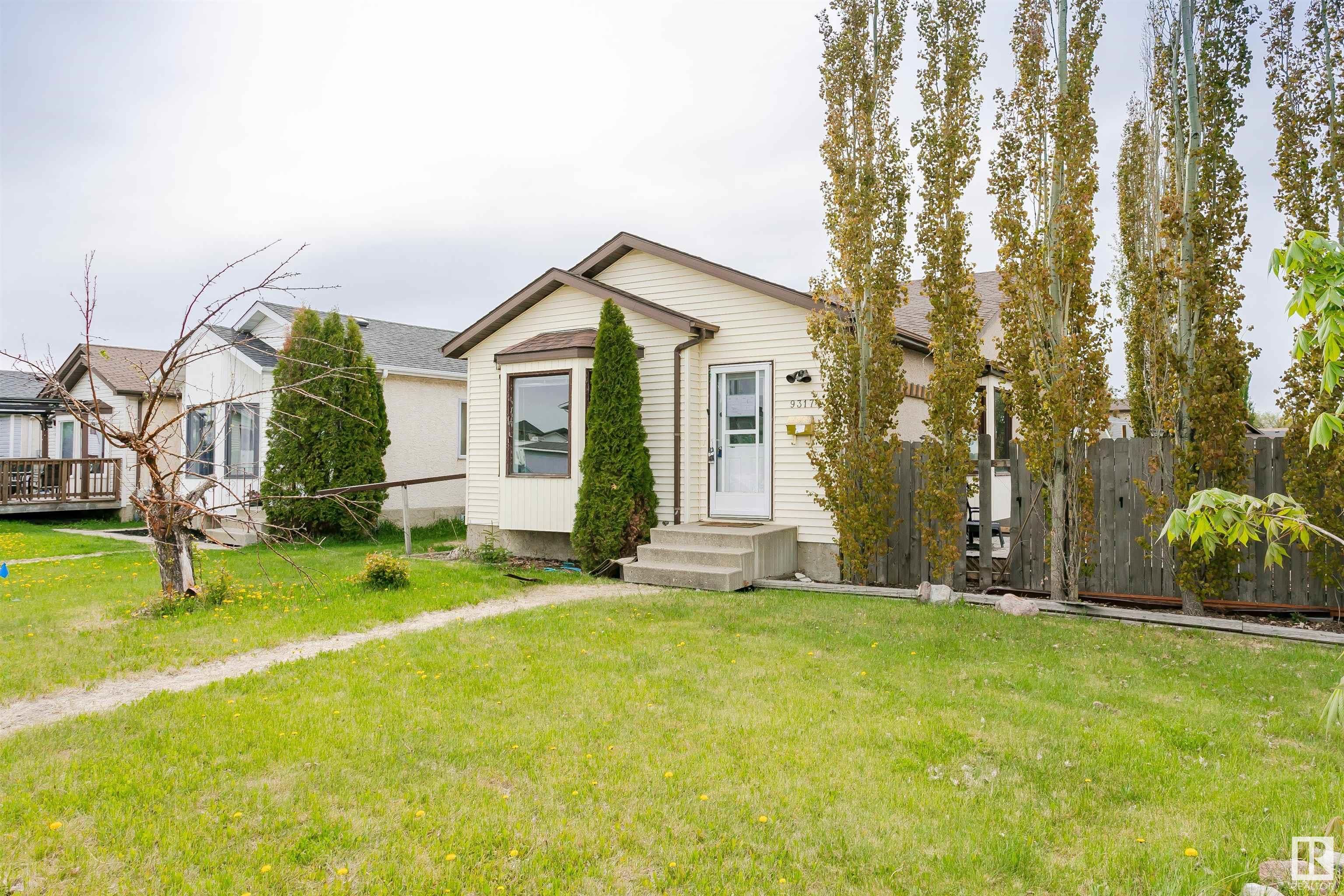 Main Photo: 9317 179 Avenue in Edmonton: Zone 28 House for sale : MLS®# E4295915