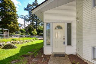 Photo 3: 445 Grafton St in Esquimalt: Es Saxe Point House for sale : MLS®# 962567