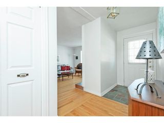 Photo 2: 18 OAKVIEW AVENUE in Ottawa: House for sale : MLS®# 1138366