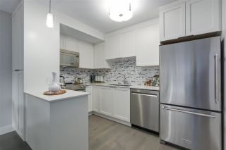 Photo 9: 405 2215 DUNDAS Street in Vancouver: Hastings Condo for sale in "HARBOUR REACH" (Vancouver East)  : MLS®# R2453344