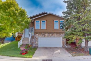 Main Photo: 122 Bearberry Crescent NW in Calgary: Beddington Heights Detached for sale : MLS®# A2137053